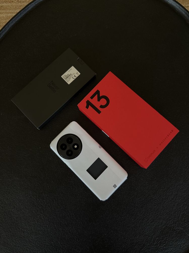 КАТО ЧИСТО НОВ OnePlus 13 5G 256GB  Black Eclipse + гаранция