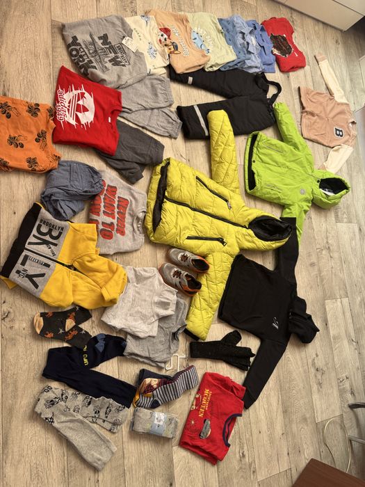 Детская одежда пакетом куртки кофты свитшоты