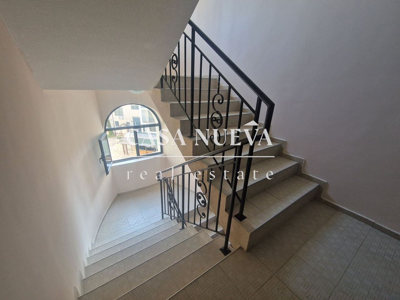 Продава се Двустаен апартамент в Несебър - 61 кв.м за 951 €/кв.м - Снимка #11