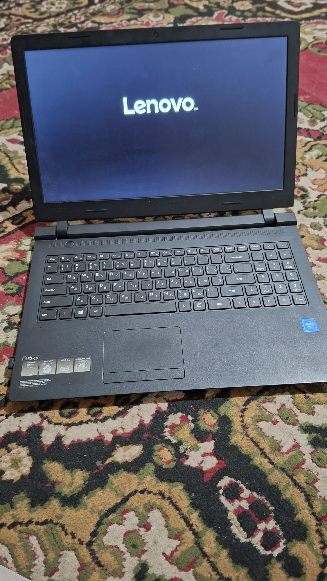 Lenovo noutboki sotiladi