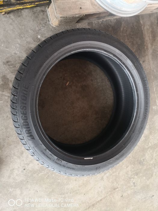245 45 19 цола гуми Bridgestone