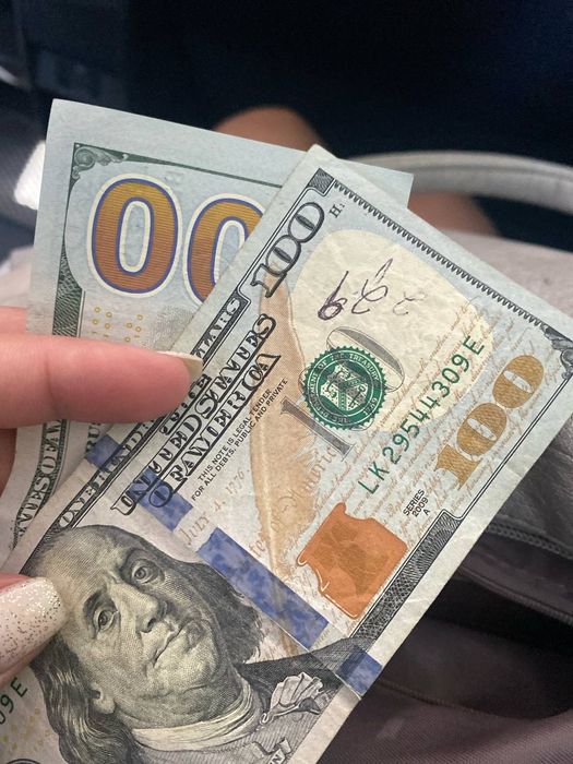Продам 100 $дешево