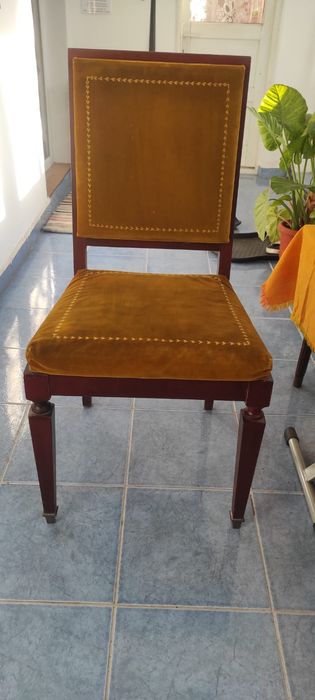 Scaune din lemn masiv