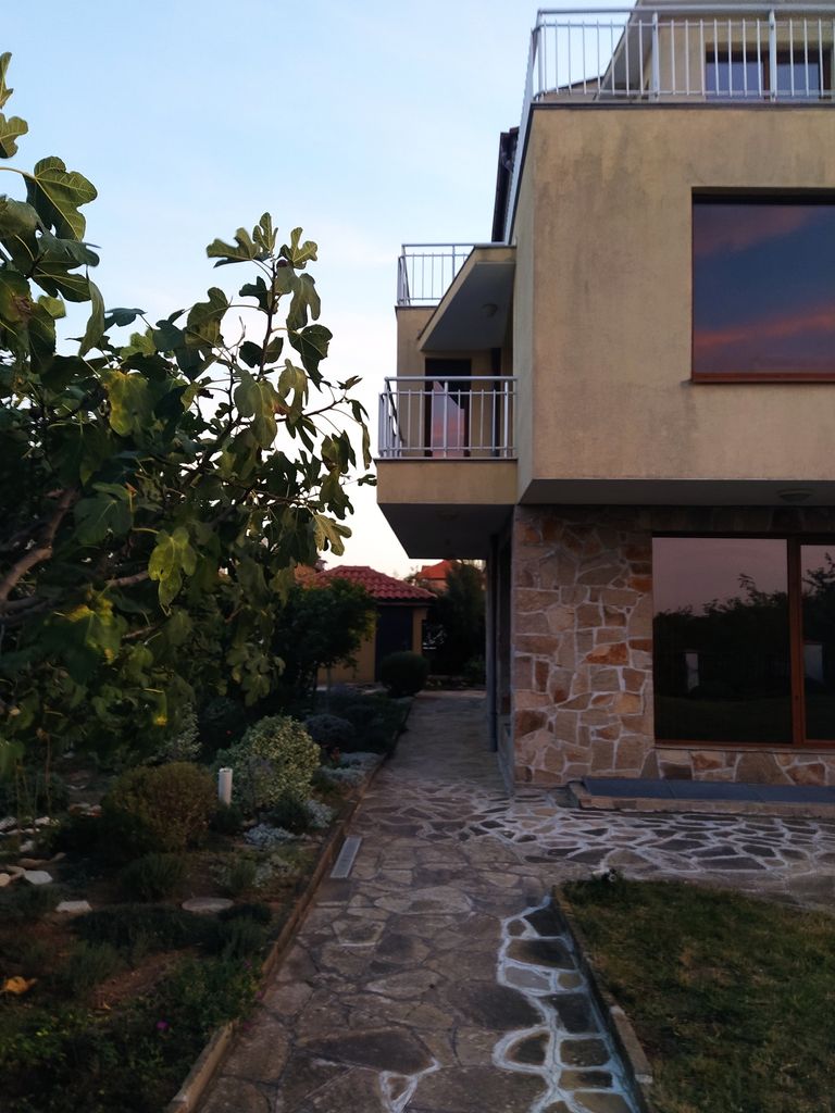 Продава се Къща в Созопол - 429 кв.м за 1000 €/кв.м - Снимка #3