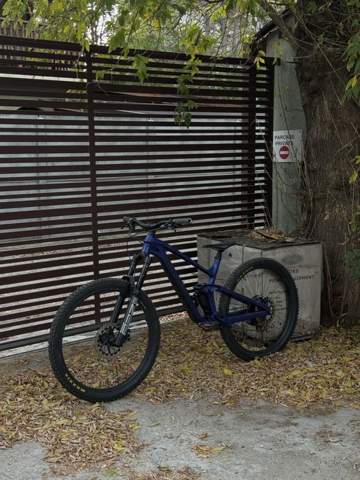 VAND/SCHIMB Trek slash 8 2023