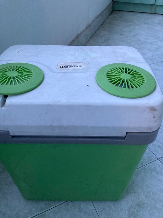 Хладилна чанта на 12 волта