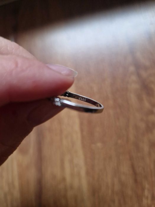 Сребърен пръстен с циркони