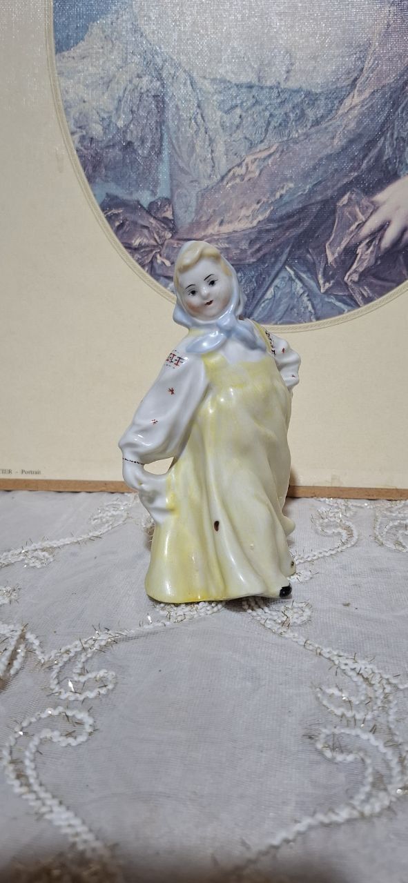 Statuetki sovetskih vremen raznie