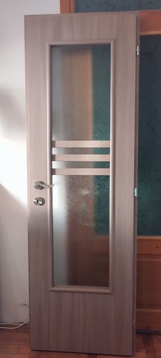 Vand ușă de interior nouă.