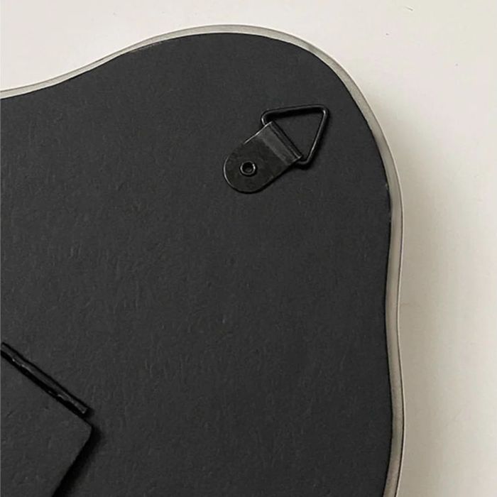 Огледало с овална форма за тоалетка