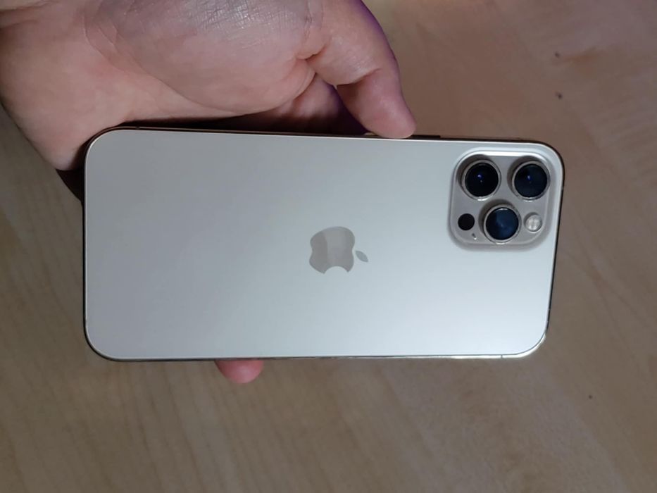 Vand iphone 12 pro max ca si nou