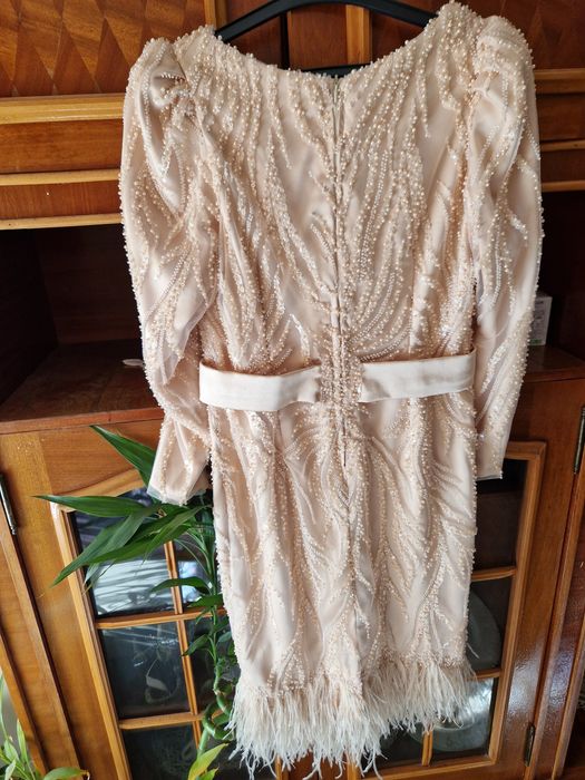 Vând rochie din dantelă