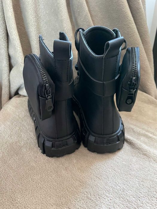 Дамски боти/кубинки с чанти на глезените