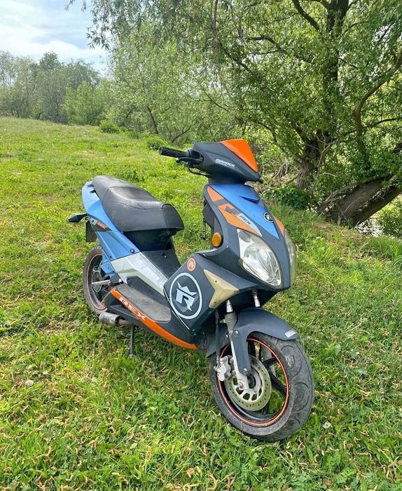 Vand scuter  în stare foarte bună
