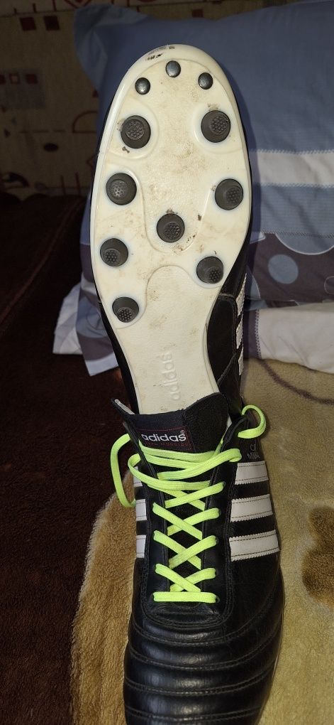 Ghete de fotbal "Adidas Copa Mundial"