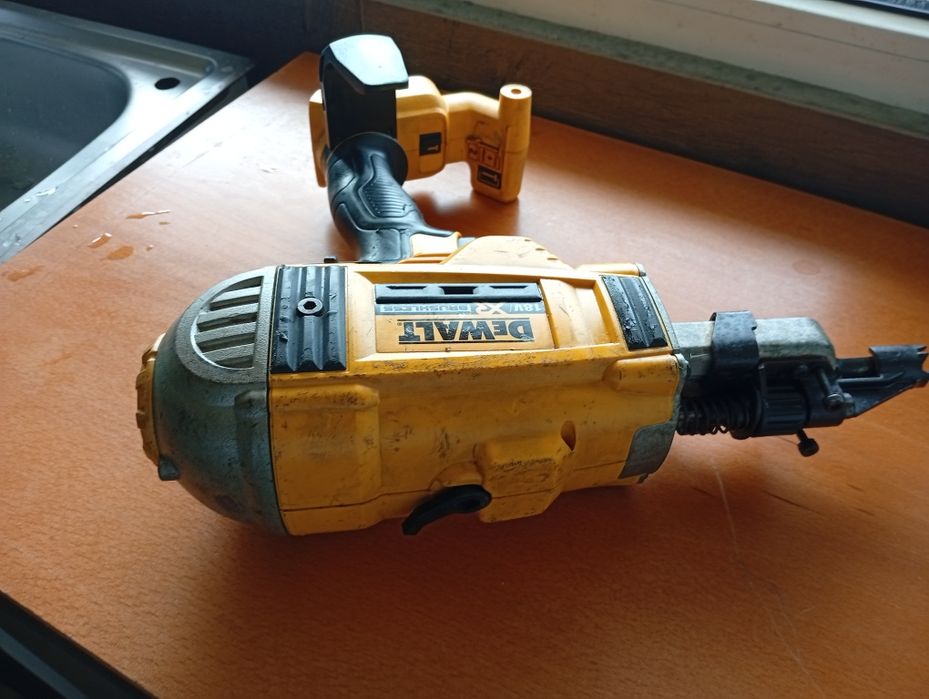 Dewalt pistol de cuie 18v defect