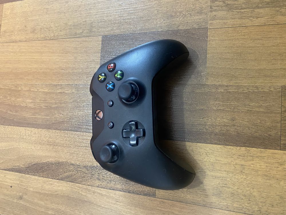 Vand Xbox One in stare buna , controler+cablu HDMI