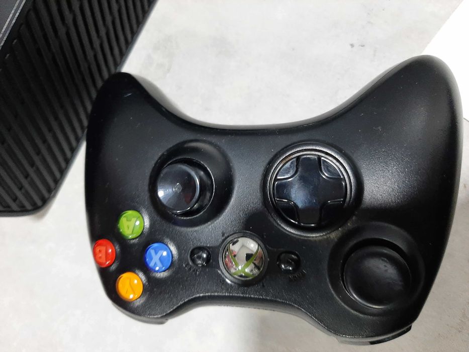 Xbox 360 Джойстик + 3 игри