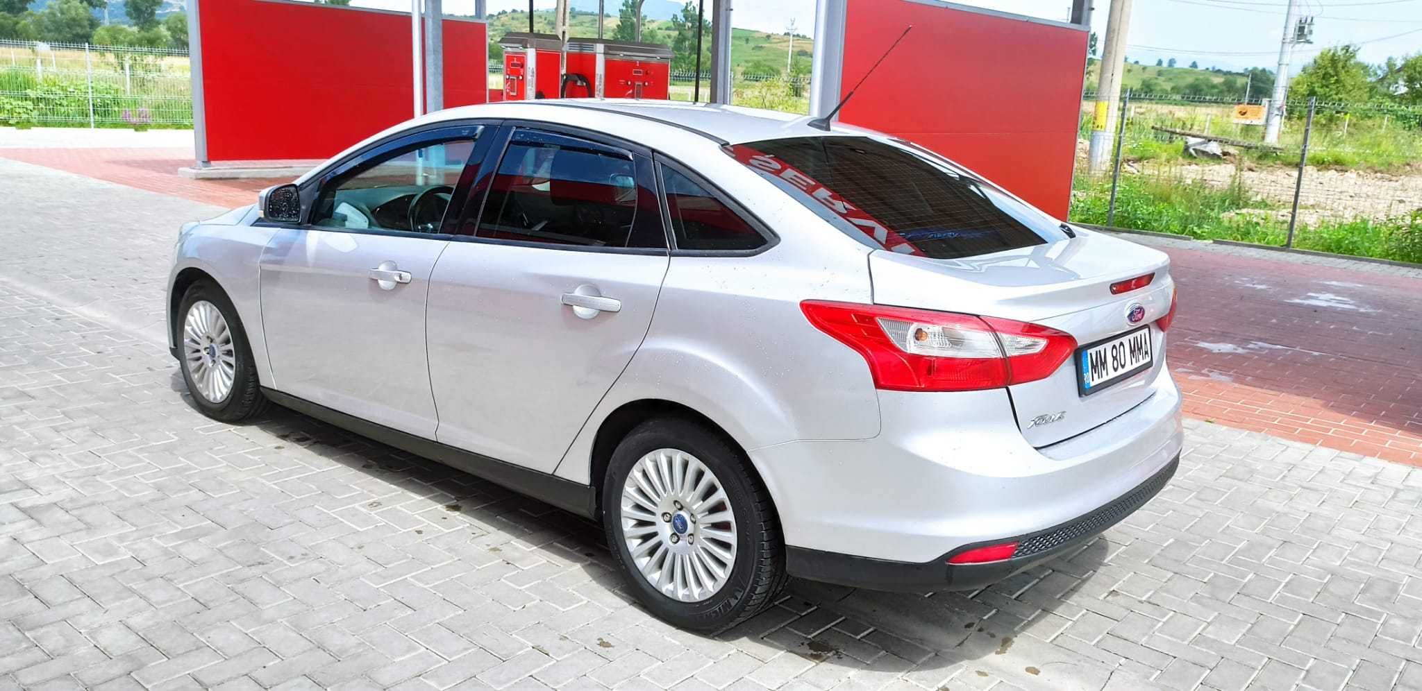 Ford Focus sedan MK3 2013