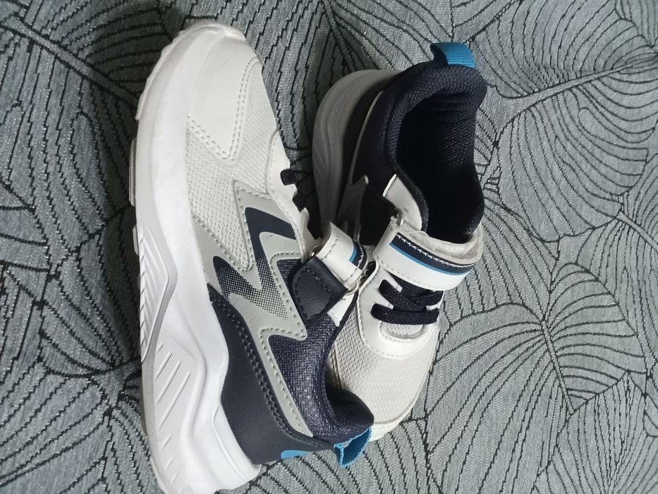 Продам красотки на мальчика в хорошем состоянии 3,4 раза одевали почти