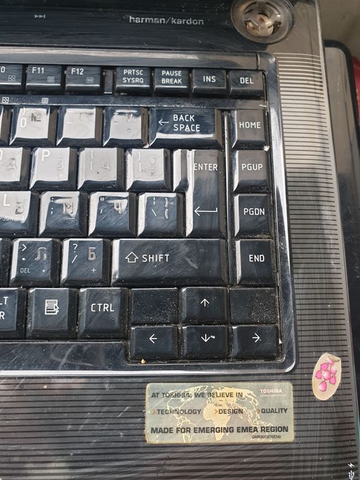 Toshiba satellite за ремонт или части.