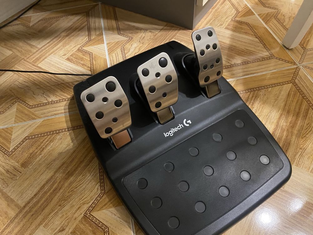 Волан за игри Logitech G29