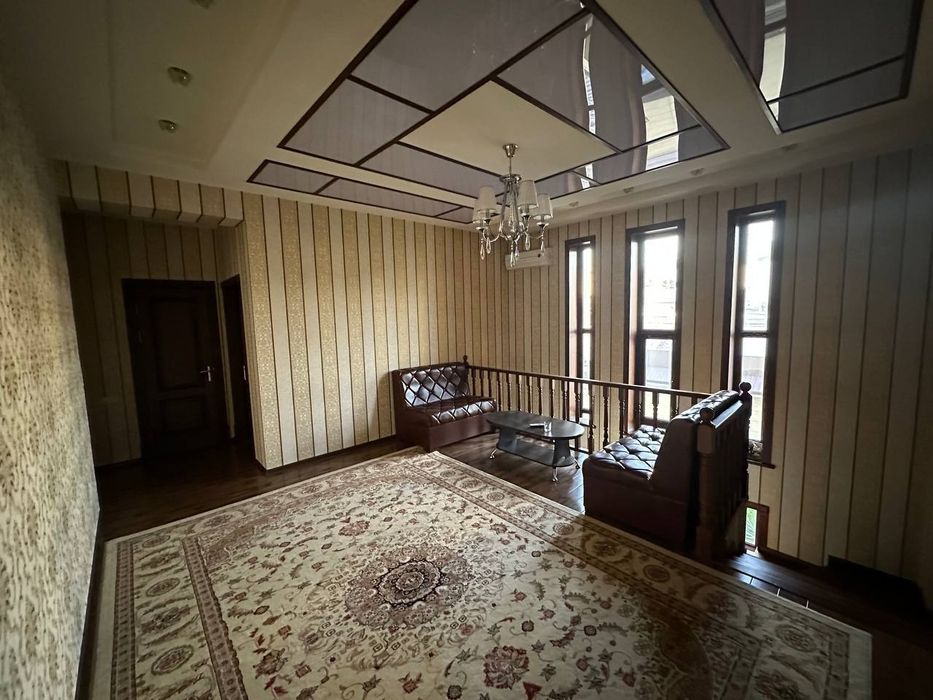 срочно сдаётся Евродом никитина 4-соток 3-уровень 6-комнат 4-санузлов