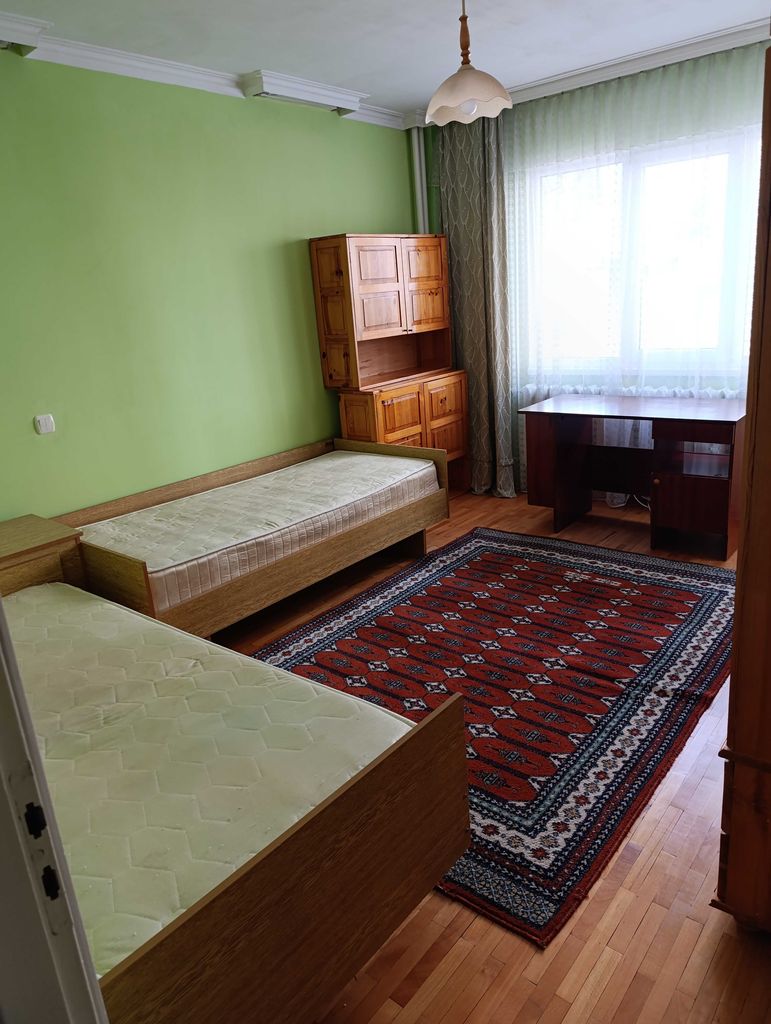 Дава се под наем Тристаен апартамент в София, Надежда 1 - 92 кв.м за 612 € - Снимка #2