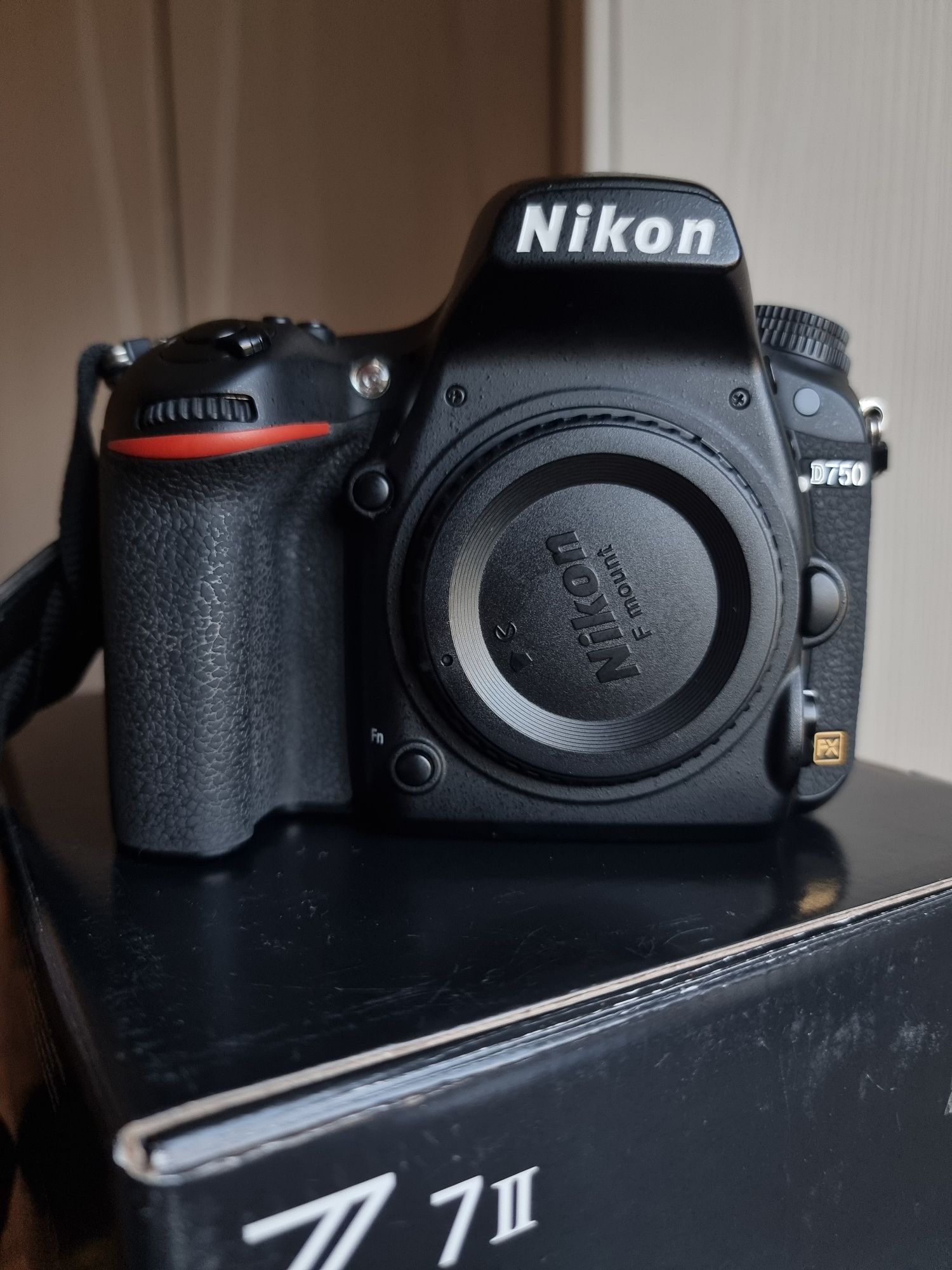 зеркальный фотоаппарат Nikon d750