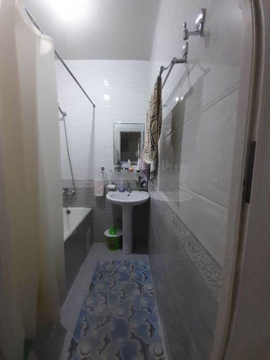 Метро Максима Горький. Художник