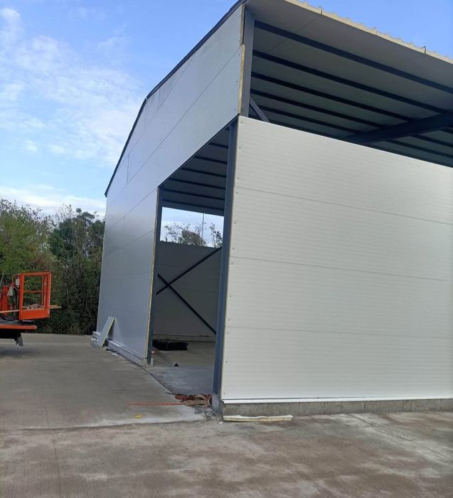 Vând structura metalică 10x15x4