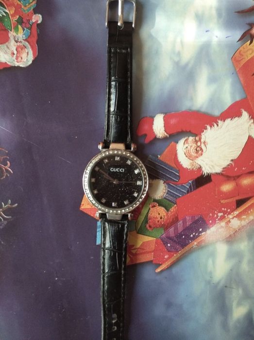 Часы женские Gucci