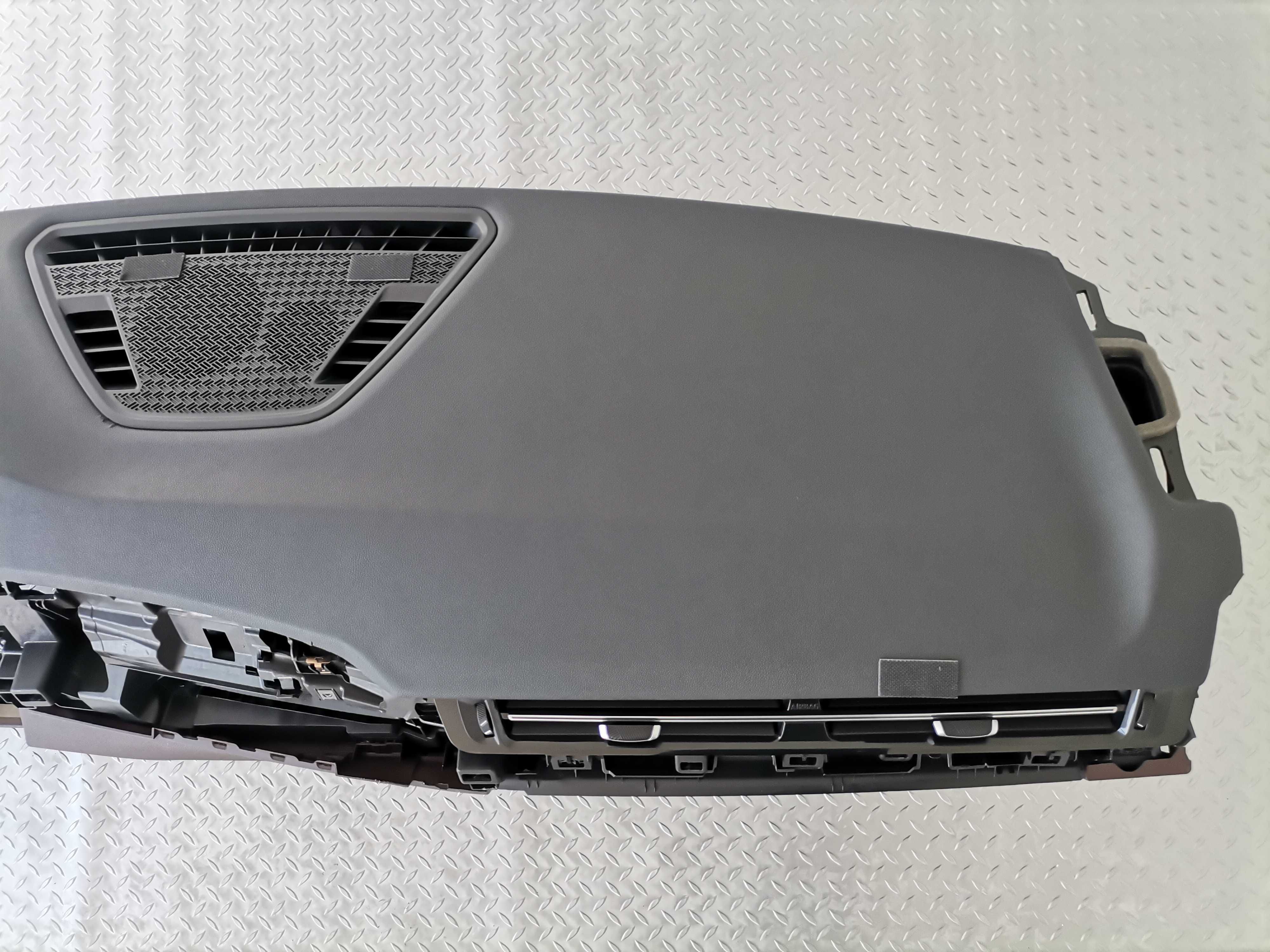 Ново Табло BMW X2 U10 X1 U11 iX1 iX2 HUD Черно + Mokka