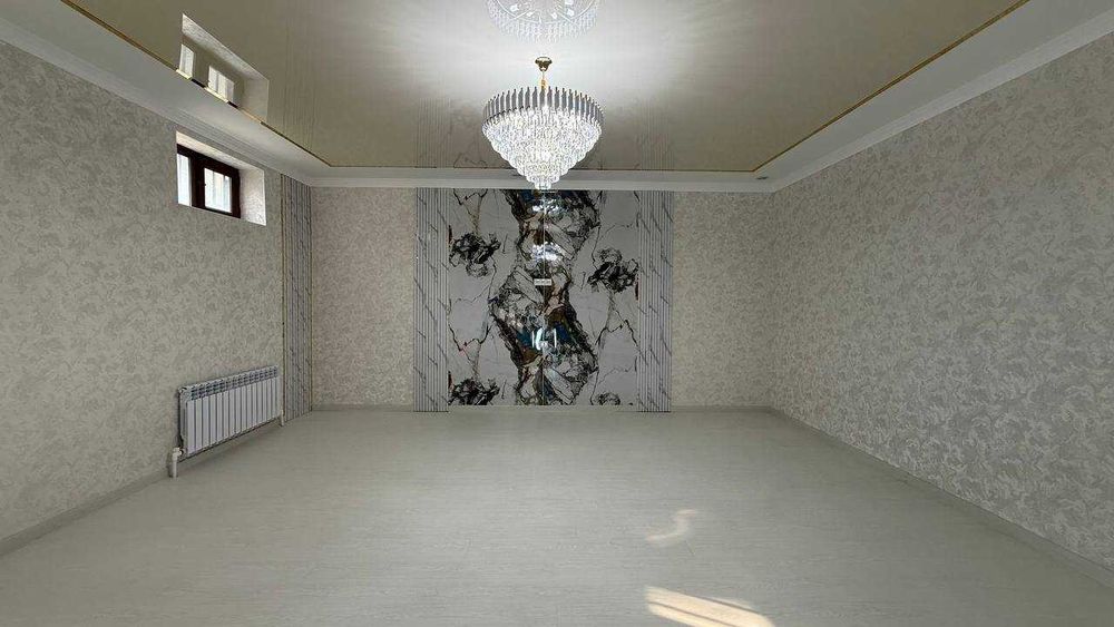 Шахар маркази Сафия 1 қаватда 4 хонали квартира сотилади.ID: 1531