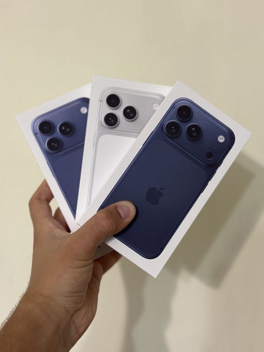 iPhone 17 Pro / 256GB / eSIM / ФО / Silver / Deep Blue