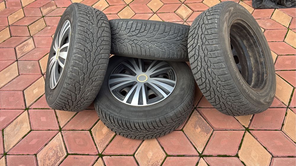 Roti iarna Nissan Qashqai 215 65 R16