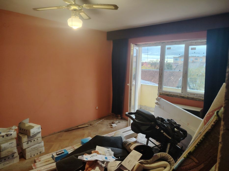 Vând apartament 14 mai alea petuniei