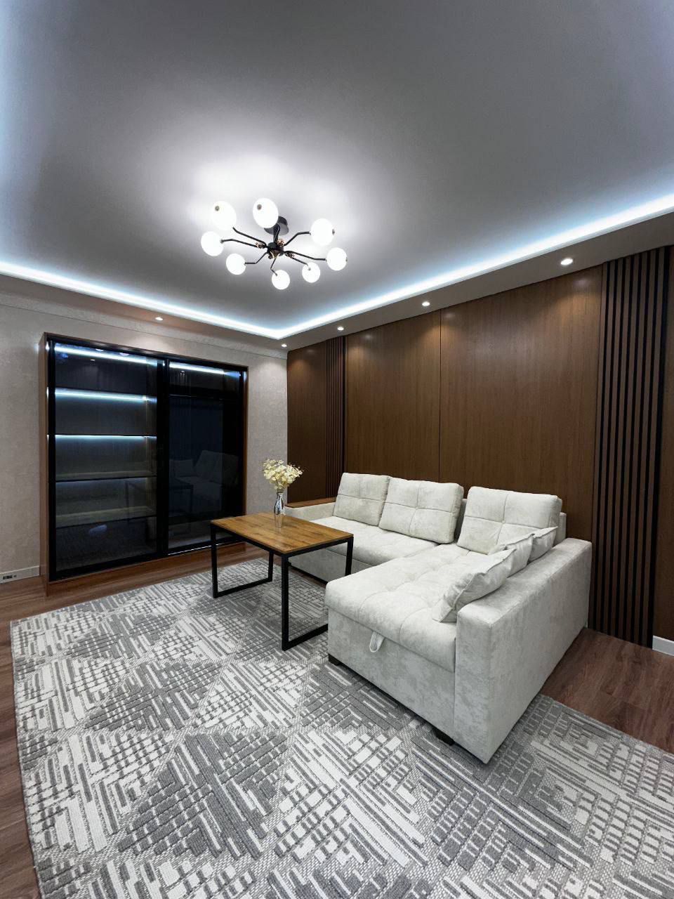 Продаётся 1в2 комнатная квартира , Ц7, ЦУМ
