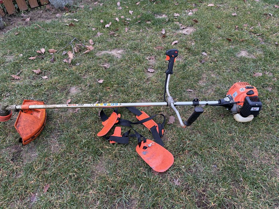 Vand motocoasa DAC 410 3,3 CP in stare buna de functionare.