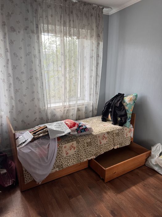 Кровать односпальная с ящиками