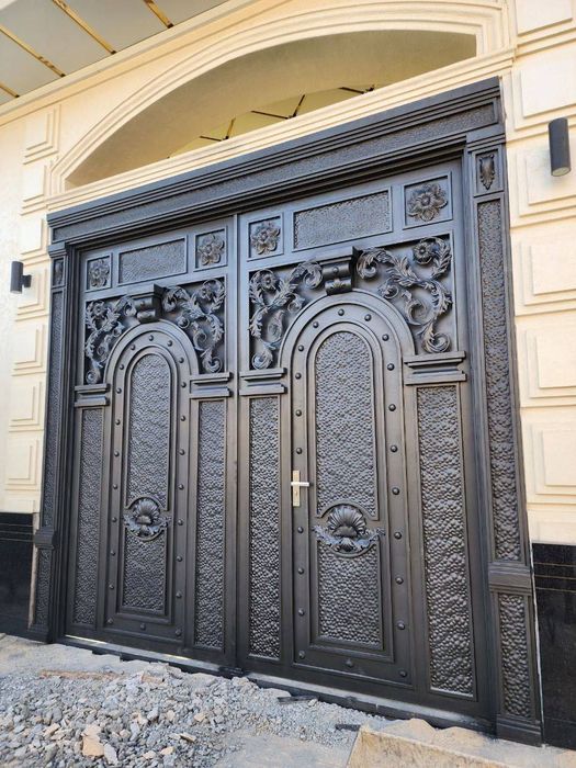 Bizda darvozalarga paqat qalin materal ishlatamiz arzon darvoza yoq...