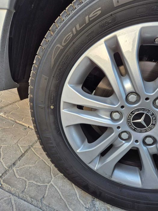 Джанти с гуми за Mercedes Sprinter 
като нови MICHELIN 235/60/17C