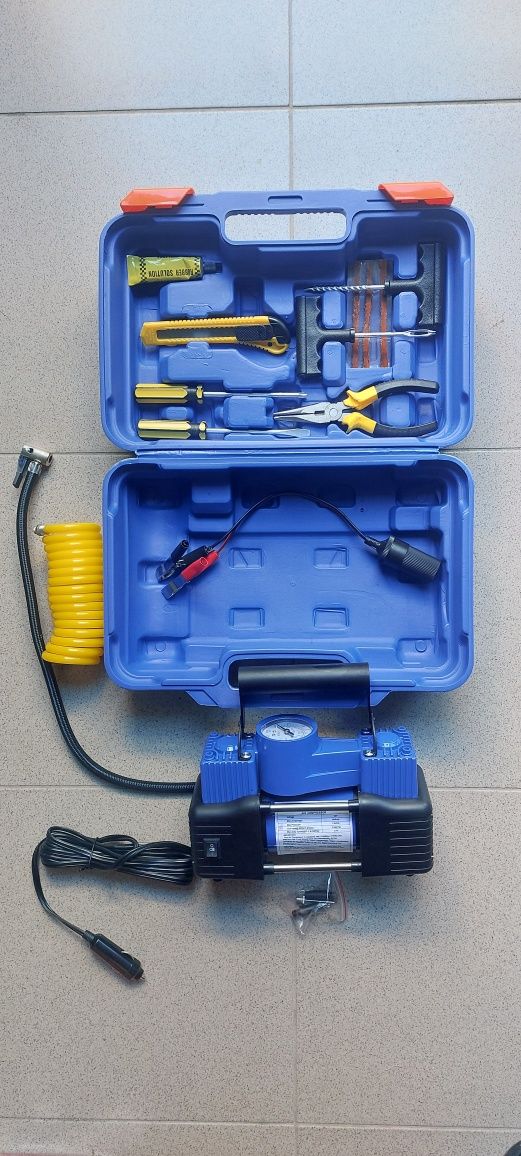 Компресор за помпане на гуми 12 V с 2 цилиндъра. Крик.Гидория. Ключове