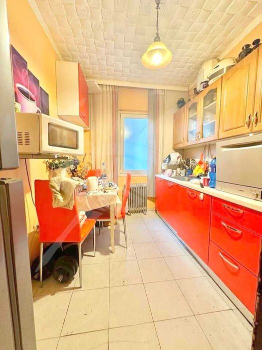 Продава се Тристаен апартамент в Пловдив, Христо Смирненски - 68 кв.м за 1706 €/кв.м - Снимка #2