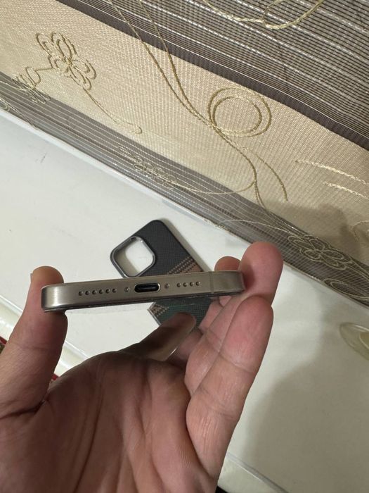 Продам iphone 15 pro Max 256