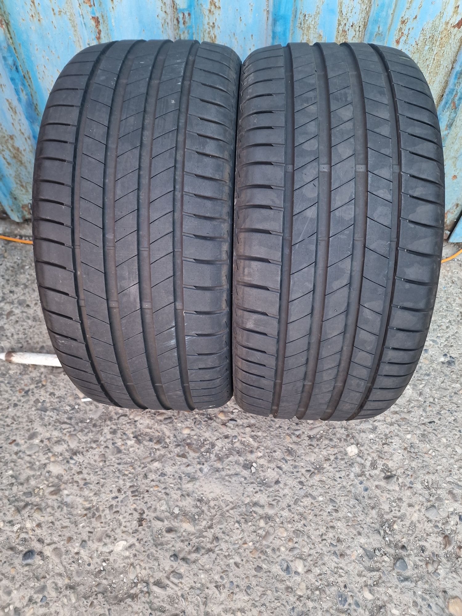 Anvelope Vară 255.35.21 Bridgestone An 2019 Profil peste 7 mm grosime