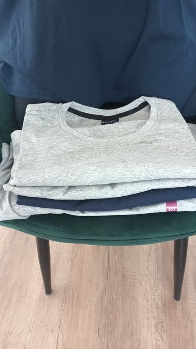Vând set de 5 tricouri mărime mare