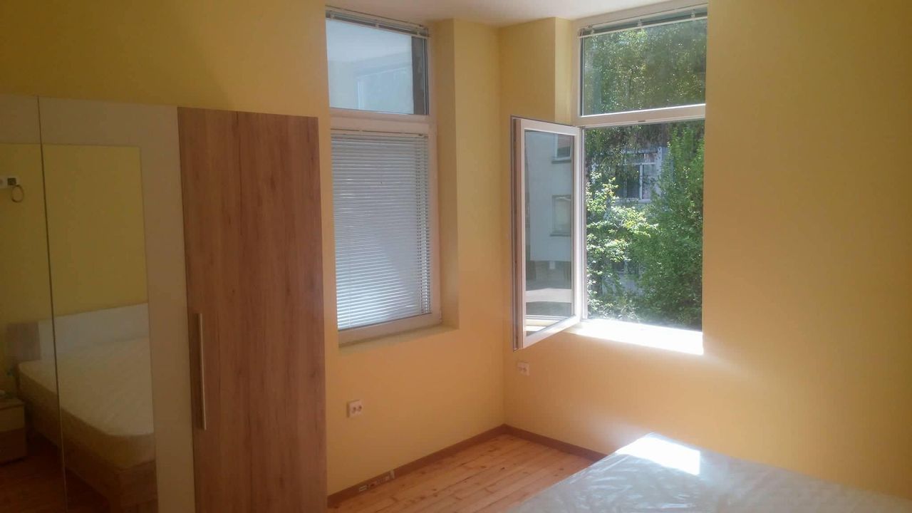 Дава се под наем Двустаен апартамент в София, Център - 60 кв.м за 400 € - Снимка #4