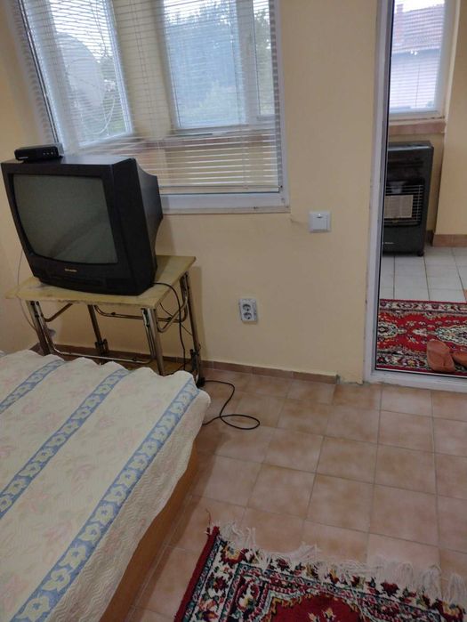 Двуетажна къща 120 кв. м с 5 стаи + 640 кв. м двор  в с. Драгомирово
