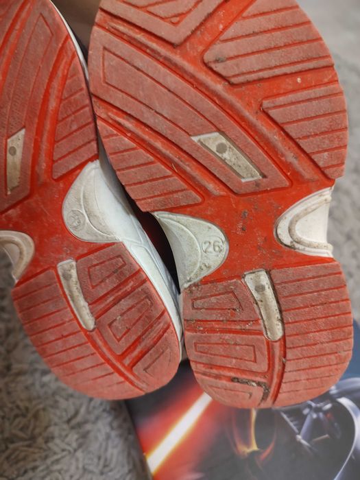 Маратонки за момче 26